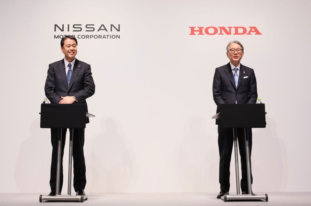 Montag Magazin: MB Vision EQXX fährt mit 7,5 kWh/100 km. Nissan & Honda starten strategische Partnerschaft. VW versucht mit "GTX-Versionen" Anschluss zu halten.